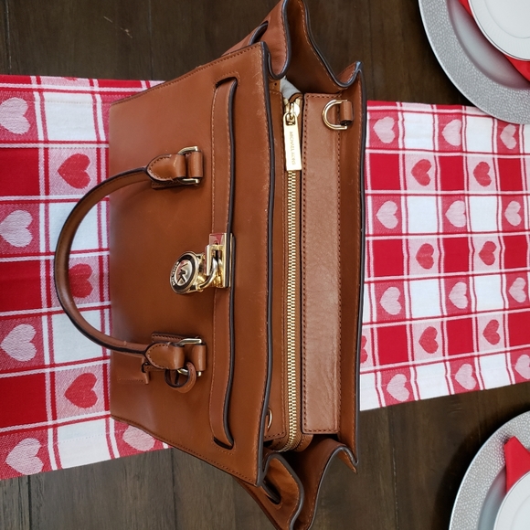 Michael Kors Hamilton Saffiano Leather Tote - Picture 8 of 10